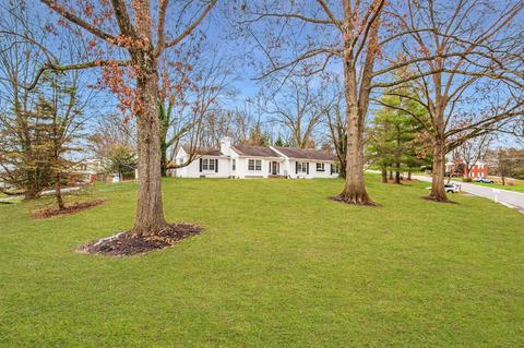2878 Saddleback Dr, Cincinnati, OH 45244 photo 2