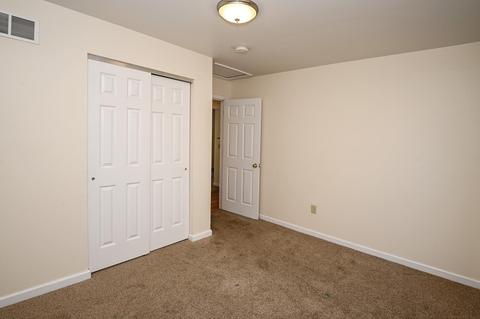 1699 Ashbrook Dr, Cincinnati, OH 45238 photo 17