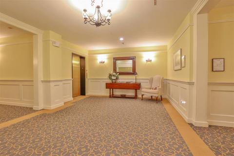 3901 West St #104, Mariemont, OH 45227 photo 5