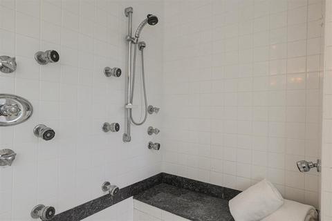 2884 Alpine Ter, Cincinnati, OH 45208 photo 37