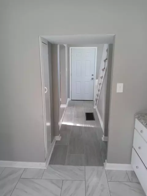 6924 Gilbert Ave, Cincinnati, OH 45239 photo 12