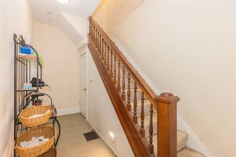 3208 Bishop St, Cincinnati, OH 45220 photo 4
