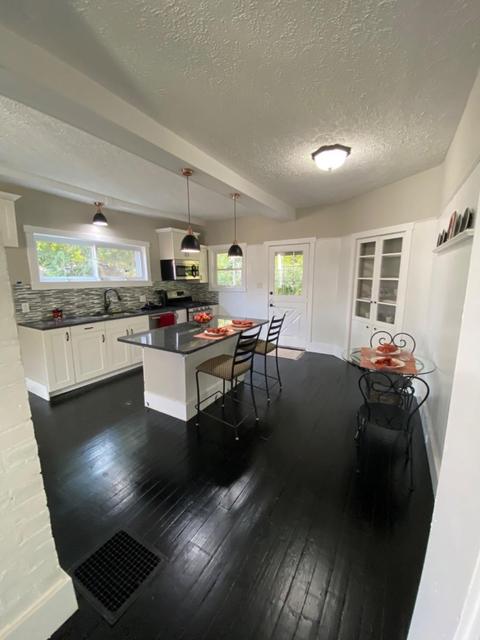 8421 Pine Rd, Cincinnati, OH 45236 photo 2