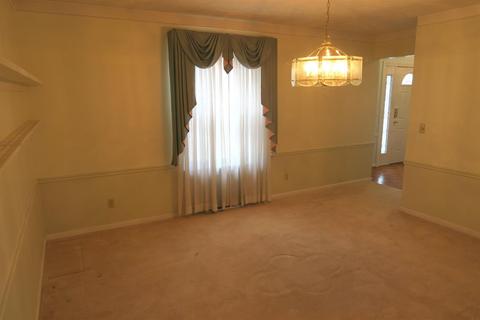 6864 Greenfield Dr, Cincinnati, OH 45224 photo 4