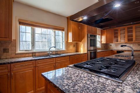 8080 Springvalley Dr, Cincinnati, OH 45236 photo 9
