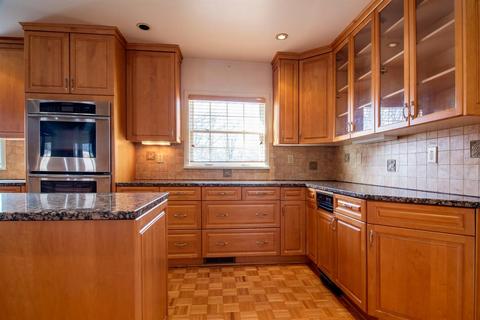 8080 Springvalley Dr, Cincinnati, OH 45236 photo 5