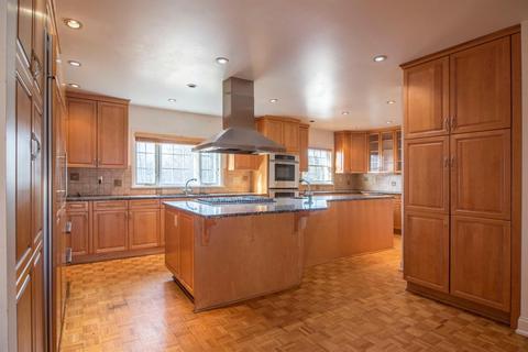 8080 Springvalley Dr, Cincinnati, OH 45236 photo 12