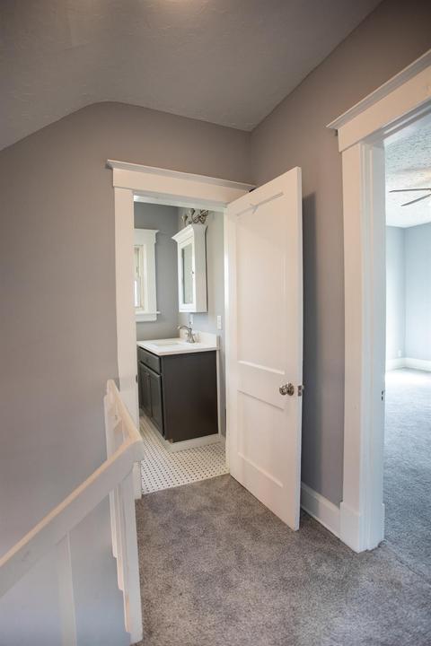 4001 Watterson St, Cincinnati, OH 45227 photo 17