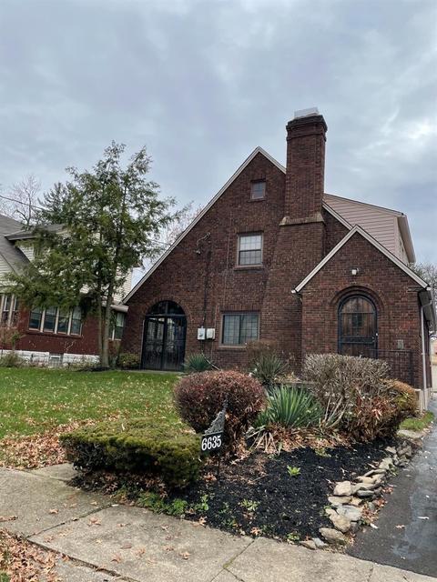 6635 Iris Ave, Cincinnati, OH 45213 photo 1