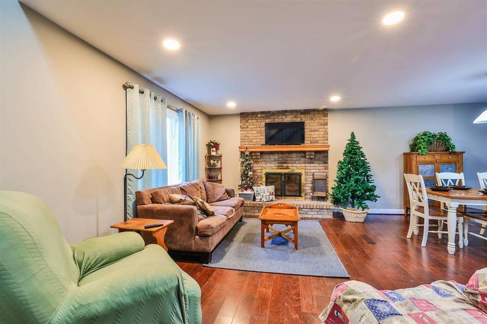  1426 Kym Ct, Lawrenceburg, IN 47025 photo 4