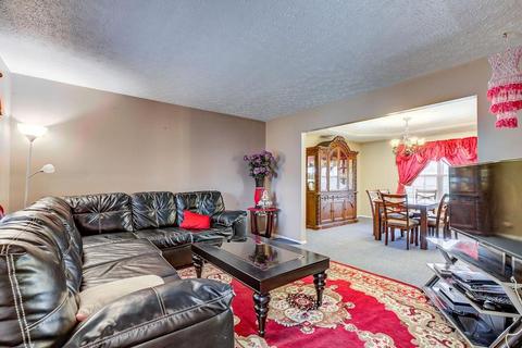 2020 Crest Rd, Forest Park, OH 45240 photo 4