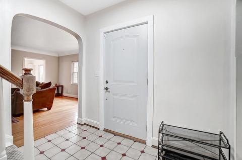 1018 Egan Hills Dr, Cincinnati, OH 45229 photo 3