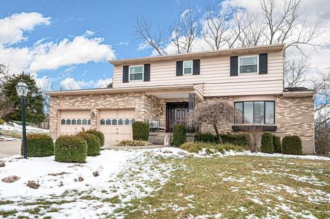 2247 Beechcroft Ct, Cincinnati, OH 45233 photo 1