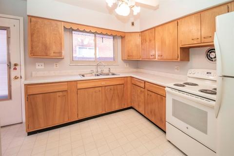 8522 Bobolink Dr, Cincinnati, OH 45231 photo 5