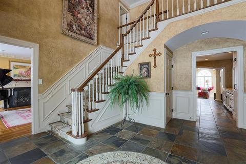 382 Bishopsbridge Dr, Cincinnati, OH 45255 photo 4