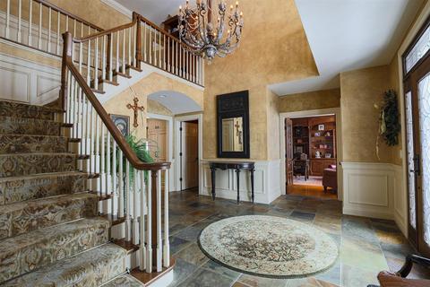 382 Bishopsbridge Dr, Cincinnati, OH 45255 photo 5