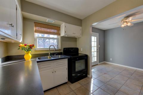 396 Ingram Rd, Greenhills, OH 45218 photo 9