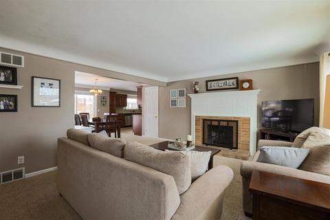 7849 Styrax Ln, Cincinnati, OH 45236 photo 4