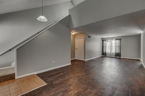 10213 Hightower Ct #10215, Montgomery, OH 45249 photo 2