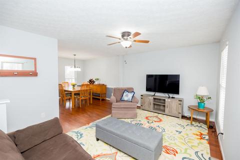 6604 Echo Ln, Cincinnati, OH 45230 photo 4