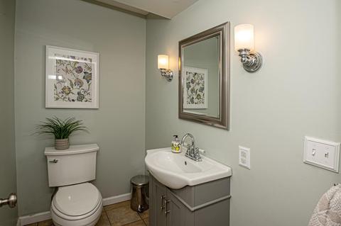 1004 Crest Cir, Cincinnati, OH 45208 photo 16