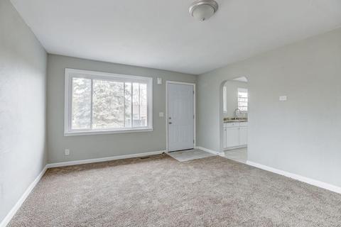 263 Riddle Rd, Woodlawn, OH 45215 photo 2