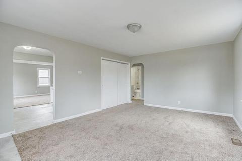 263 Riddle Rd, Woodlawn, OH 45215 photo 4