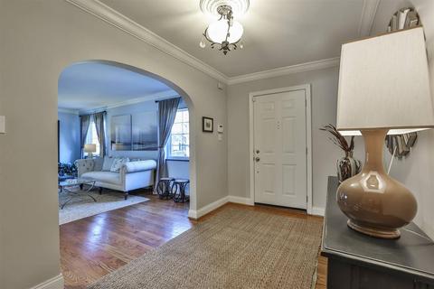 6987 Grace Ave, Mariemont, OH 45227 photo 4