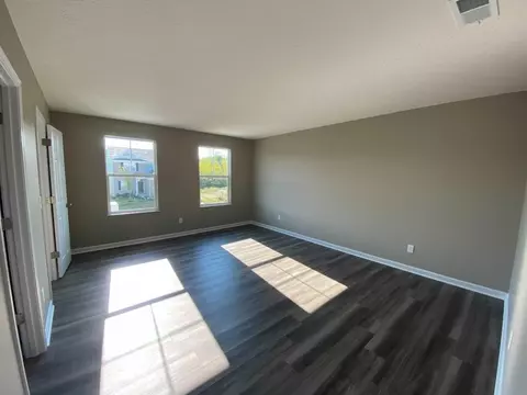 2181 Pine Valley Dr, Hamilton, OH 45013 photo 3