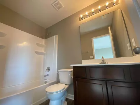 2181 Pine Valley Dr, Hamilton, OH 45013 photo 2