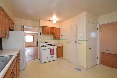 1674 Cedar Ave, Cincinnati, OH 45224 photo 11