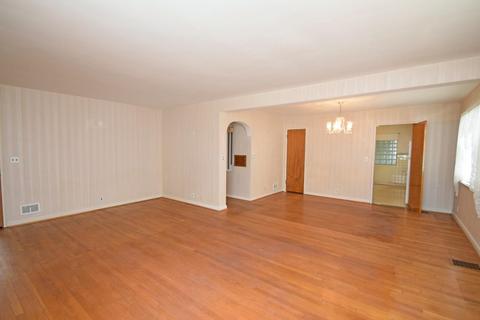 1674 Cedar Ave, Cincinnati, OH 45224 photo 5