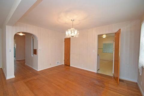 1674 Cedar Ave, Cincinnati, OH 45224 photo 8