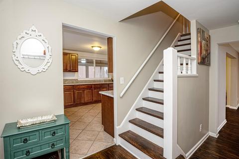 3470 Edgeview Dr, Cincinnati, OH 45213 photo 4