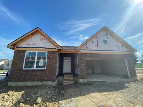 2124 Pine Valley Dr, Hamilton, OH 45013 photo 1