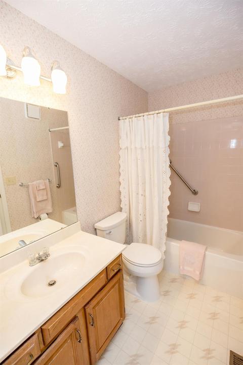5584 Regimental Pl, Cincinnati, OH 45239 photo 16