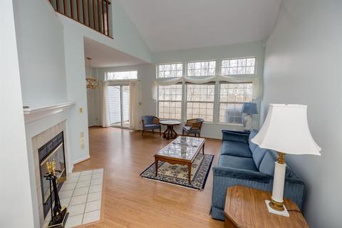 5584 Regimental Pl, Cincinnati, OH 45239 photo 3