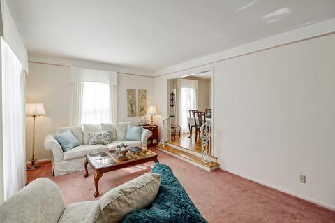 1005 Pinehollow Ln, Cincinnati, OH 45231 photo 4