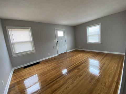 1837 Ashbrook Dr, Cincinnati, OH 45238 photo 2