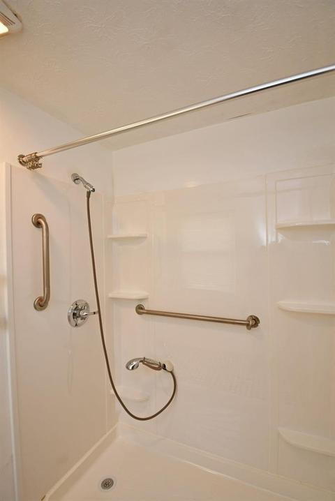 11255 Lodgeview Ct, Forest Park, OH 45240 photo 22