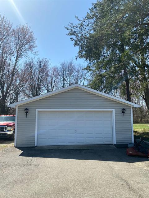 555 Brantner Ln, Cincinnati, OH 45244 photo 2
