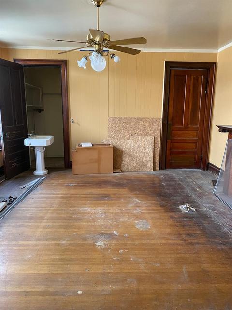 816 Mann Pl, Cincinnati, OH 45229 photo 2