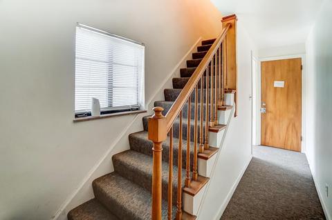 6812 Buckingham Pl, Cincinnati, OH 45277 photo 14