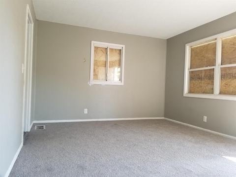 1922 Ashbrook Ln, Cincinnati, OH 45238 photo 3