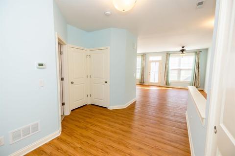 213 Rochelle St, Cincinnati, OH 45219 photo 4