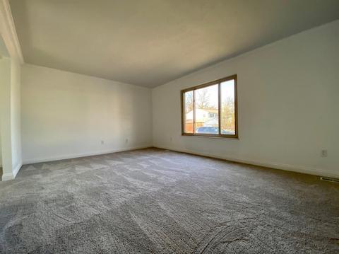 9504 Newgate Ln, Cincinnati, OH 45231 photo 4