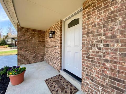 9504 Newgate Ln, Cincinnati, OH 45231 photo 2