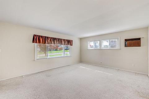 324 Ingram Rd, Greenhills, OH 45218 photo 4