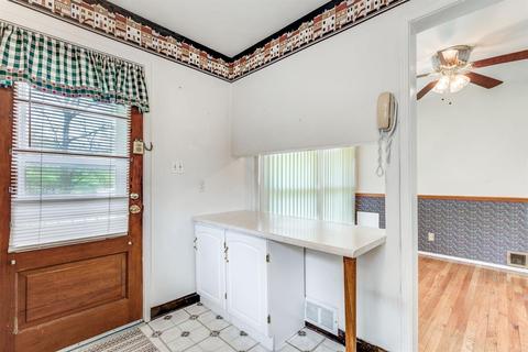 324 Ingram Rd, Greenhills, OH 45218 photo 9