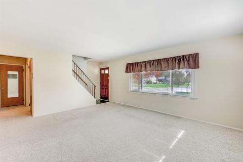 324 Ingram Rd, Greenhills, OH 45218 photo 3